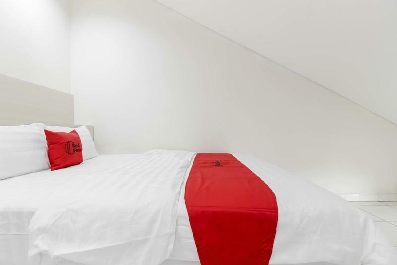 Reddoorz Near Pancoran Hotel Jakarta Exterior photo